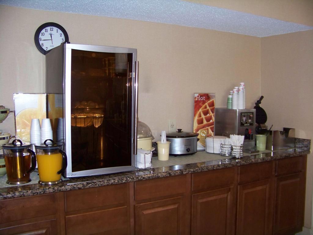 Quality Inn Huntersville near Lake Norman Esterno foto