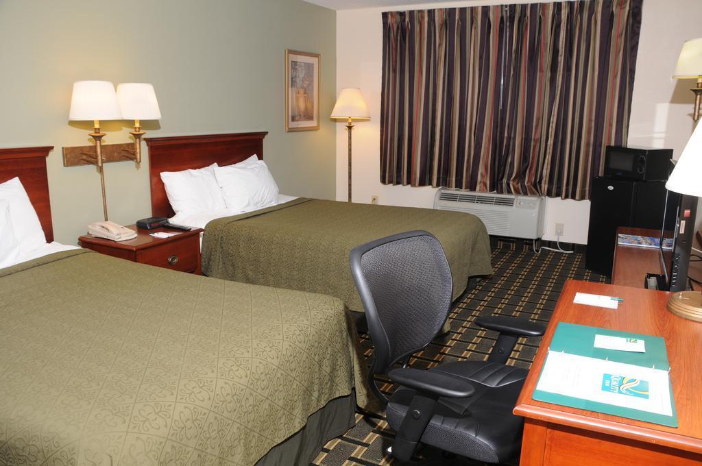 Quality Inn Huntersville near Lake Norman Esterno foto