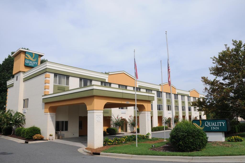Quality Inn Huntersville near Lake Norman Esterno foto