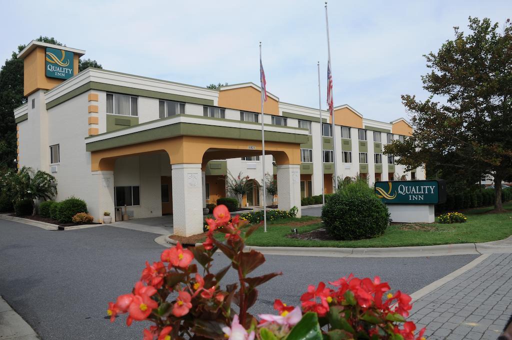 Quality Inn Huntersville near Lake Norman Esterno foto