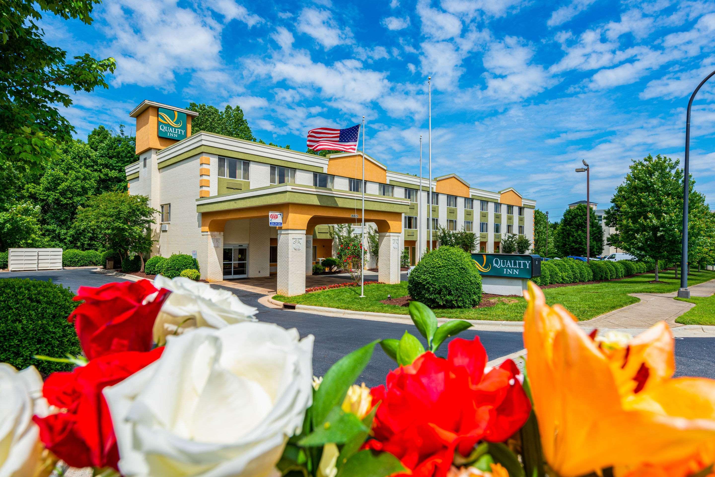 Quality Inn Huntersville near Lake Norman Esterno foto