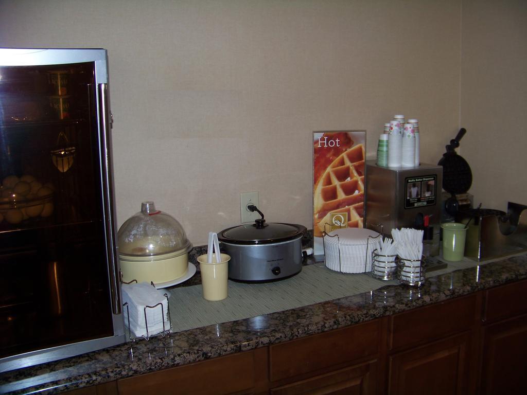 Quality Inn Huntersville near Lake Norman Esterno foto