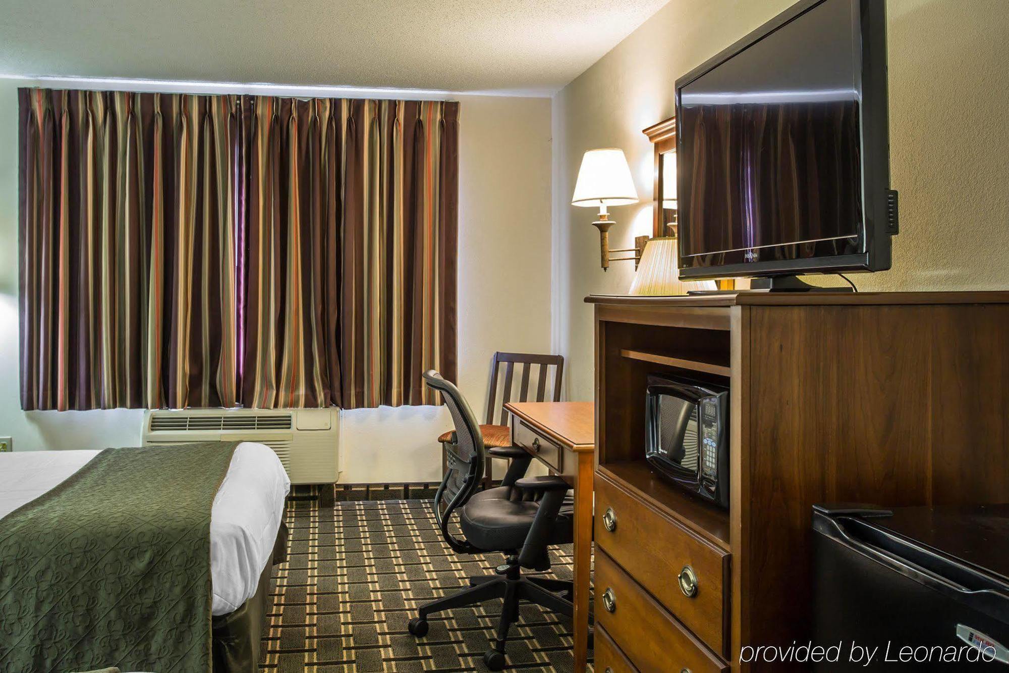 Quality Inn Huntersville near Lake Norman Esterno foto