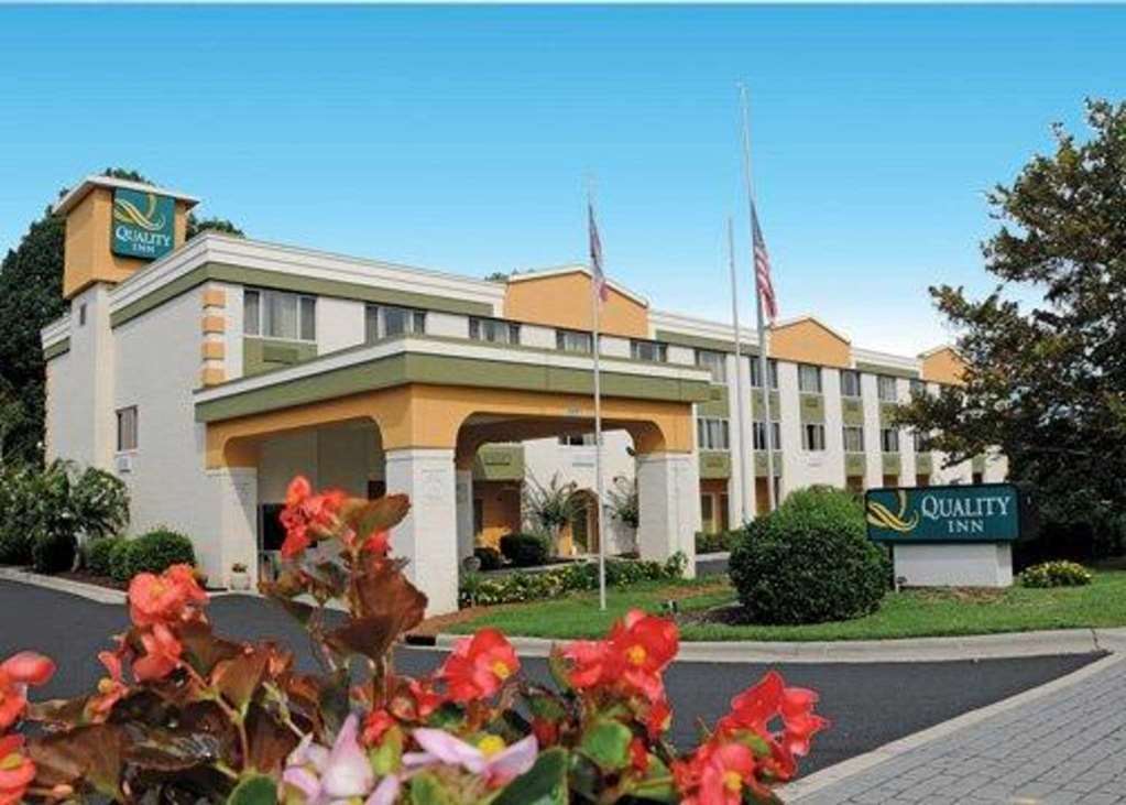 Quality Inn Huntersville near Lake Norman Esterno foto